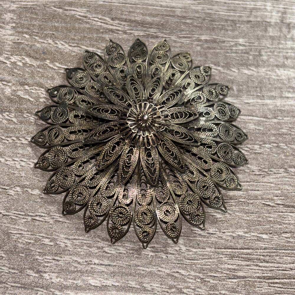 Vintage Sterling Silver Round Floral Filigree Pin Brooch 2”
